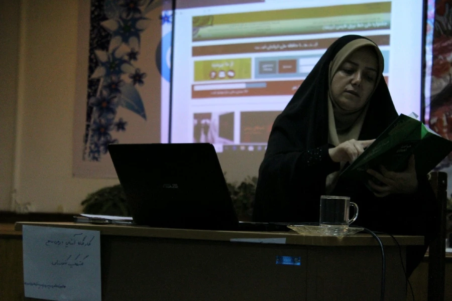 برگزاری کارگاه آشنایی با برخی منابع الکترونیک کتابخانه ای در نمازخانه پردیس 