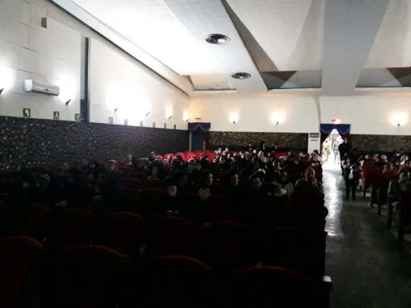 حضور دانشجو معلمان در اکران فیلم سینمایی در سینما سپهر ساری