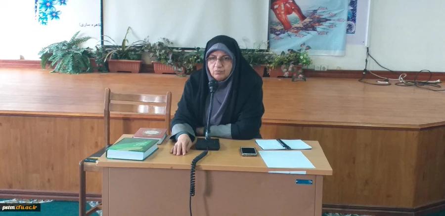 برگزاری نشست صمیمی سرپرست پردیس با دانشجویان در نمازخانه