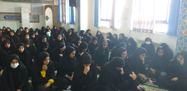 برگزاری نشست صمیمی سرپرست پردیس با دانشجویان در نمازخانه