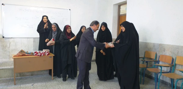 حضور رئیس دانشگاه فرهنگیان مازندران و مسئولان پردیس در کلاس های آموزشی به مناسبت روز دانش