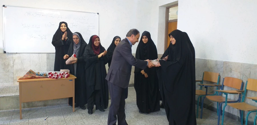 حضور رئیس دانشگاه فرهنگیان مازندران و مسئولان پردیس در کلاس های آموزشی به مناسبت روز دانش