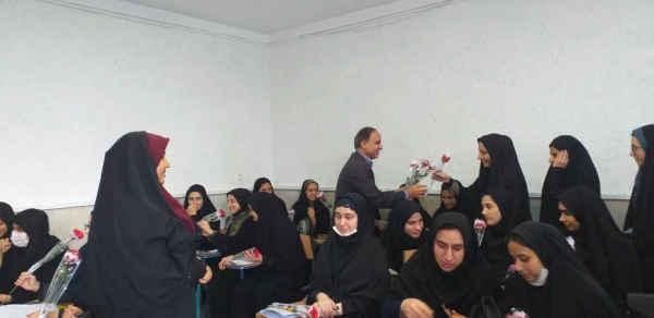 حضور رئیس دانشگاه فرهنگیان مازندران و مسئولان پردیس در کلاس های آموزشی به مناسبت روز دانش