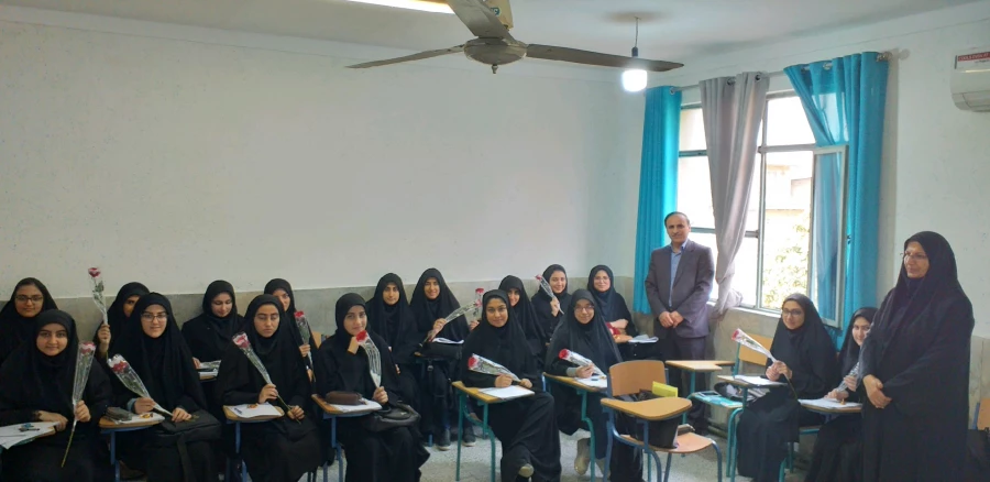 حضور رئیس دانشگاه فرهنگیان مازندران و مسئولان پردیس در کلاس های آموزشی به مناسبت روز دانش