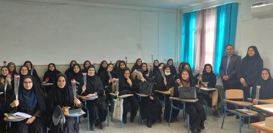 حضور رئیس دانشگاه فرهنگیان مازندران و مسئولان پردیس در کلاس های آموزشی به مناسبت روز دانش