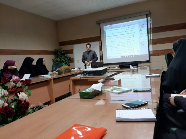 برگزاری اولین جلسه کارگاه آموزش کتب فارسی به مناسبت هفته پژوهش