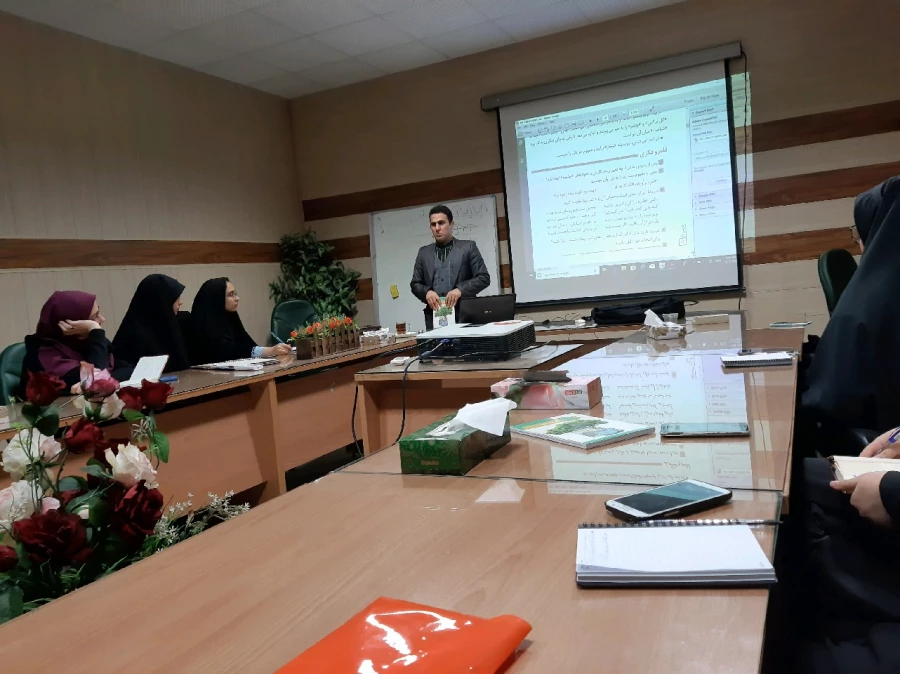 برگزاری اولین جلسه کارگاه آموزش کتب فارسی به مناسبت هفته پژوهش