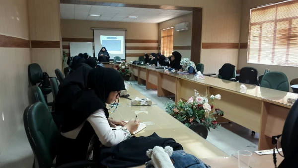 برگزاری آخرین جلسه آموزش مهارت های خودآگاهی توسط مشاور پردیس