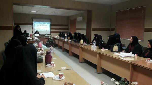 برگزاری کرسی آزاد اندیشی به مناسبت هفته ی وحدت حوزه و دانشگاه در پردیس