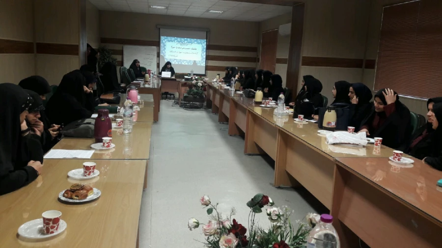 برگزاری کرسی آزاد اندیشی به مناسبت هفته ی وحدت حوزه و دانشگاه در پردیس