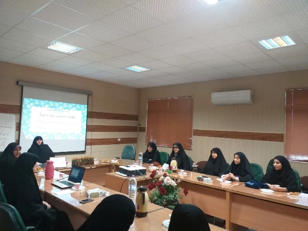 برگزاری کرسی آزاد اندیشی به مناسبت هفته ی وحدت حوزه و دانشگاه در پردیس