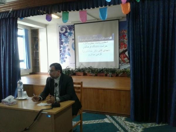 نشست صمیمی مسئول حراست استانی دانشگاه با دانشجویان پردیس