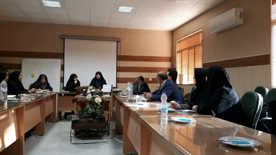 برگزاری نشست استادان راهنما و مدیران مدارس کارورزی در پردیس