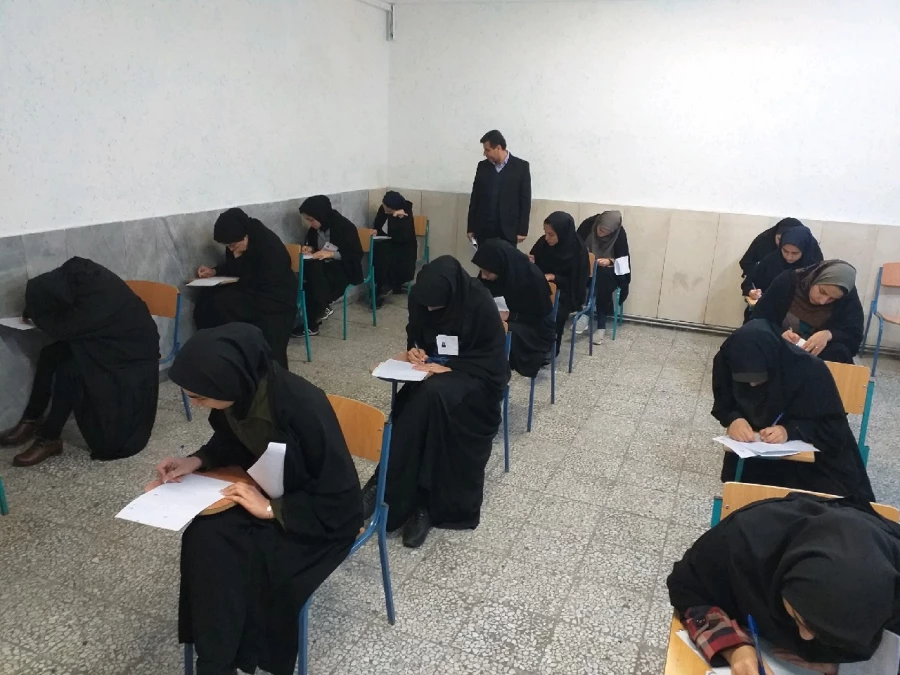 بازدید مسئول نظارت دانشگاه فرهنگیان مازندران از امتحانات نیمسال اول سال تحصیلی 99-1398 پردیس