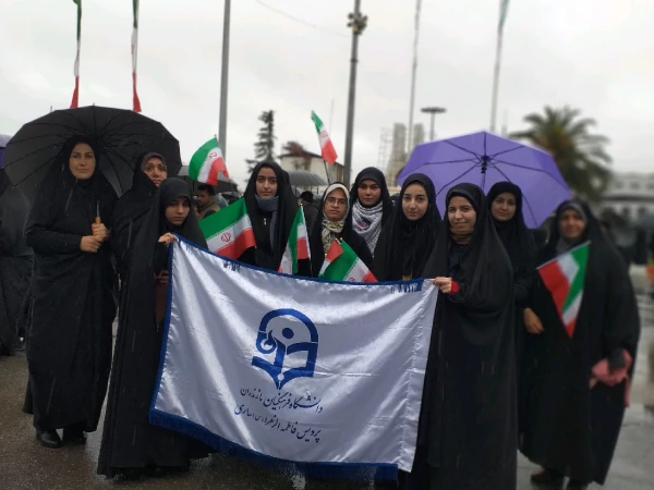 حضور دانشجویان و کارکنان پردیس در راهپیمایی 22 بهمن سال 1398 به روایت تصویر 2