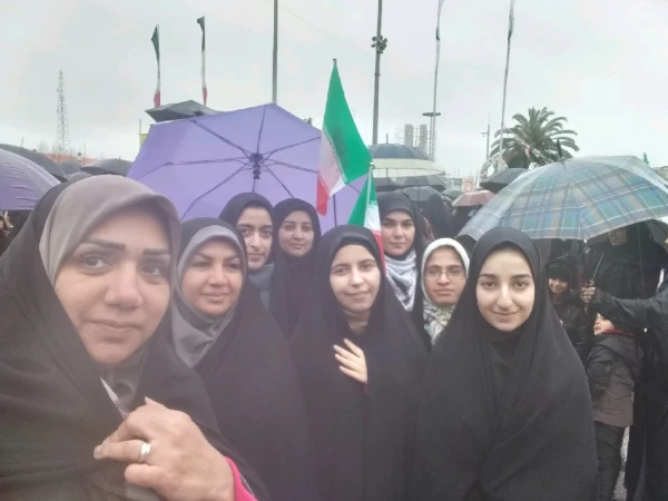 حضور دانشجویان و کارکنان پردیس در راهپیمایی 22 بهمن سال 1398 به روایت تصویر 3