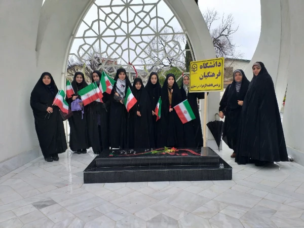 حضور دانشجویان و کارکنان پردیس در راهپیمایی 22 بهمن سال 1398 به روایت تصویر 5