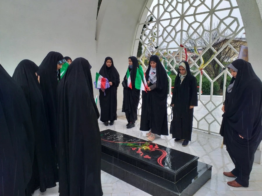 حضور دانشجویان و کارکنان پردیس در راهپیمایی 22 بهمن سال 1398 به روایت تصویر 6