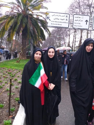 حضور دانشجویان و کارکنان پردیس در راهپیمایی 22 بهمن سال 1398 به روایت تصویر 7