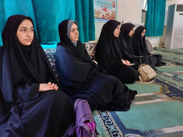 حضور دانشجومعلمان در مراسم سخنرانی خانم دکتر تجلی به مناسبت چهل و یکمین سالگرد شکوهمند پیروزی انقلاب اسلامی ایران در اداره کل آموزش و پرورش 3