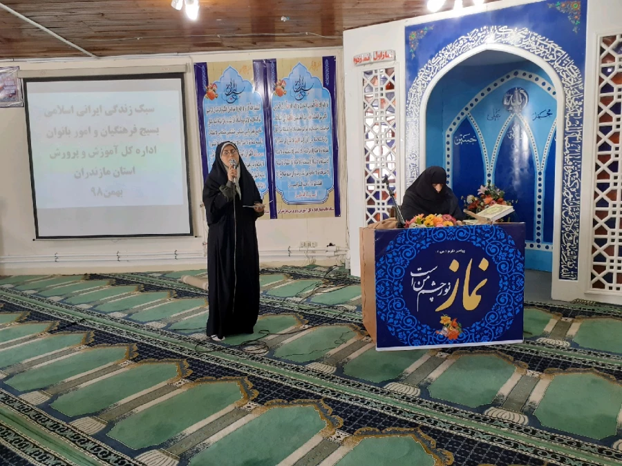 حضور دانشجومعلمان در مراسم سخنرانی خانم دکتر تجلی به مناسبت چهل و یکمین سالگرد شکوهمند پیروزی انقلاب اسلامی ایران در اداره کل آموزش و پرورش 4