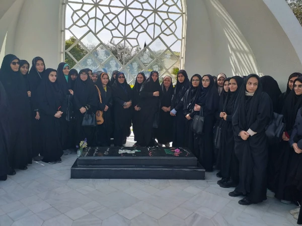 ادای احترام به مقام شامخ شهدای گرانقدر ایران اسلامی  توسط کارکنان و دانشجویان با زیارت مزار شهدای گمنام دانشگاه فرهنگیان به مناسبت میلاد خجسته  حضرت فاطمه زهرا (س) سرور بانوان جهان  2