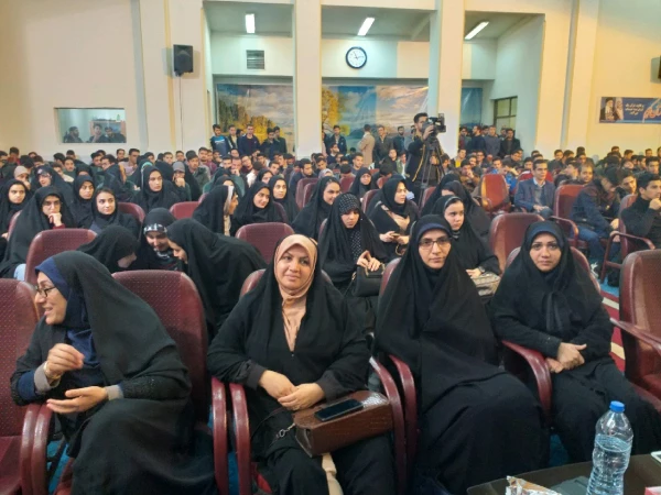 حضور دانشجو معلمان پردیس در مراسم سخنرانی حجه الاسلام هاشم الحیدری (رهبر حزب ا.. عراق ) در پردیس دکتر شریعتی 2