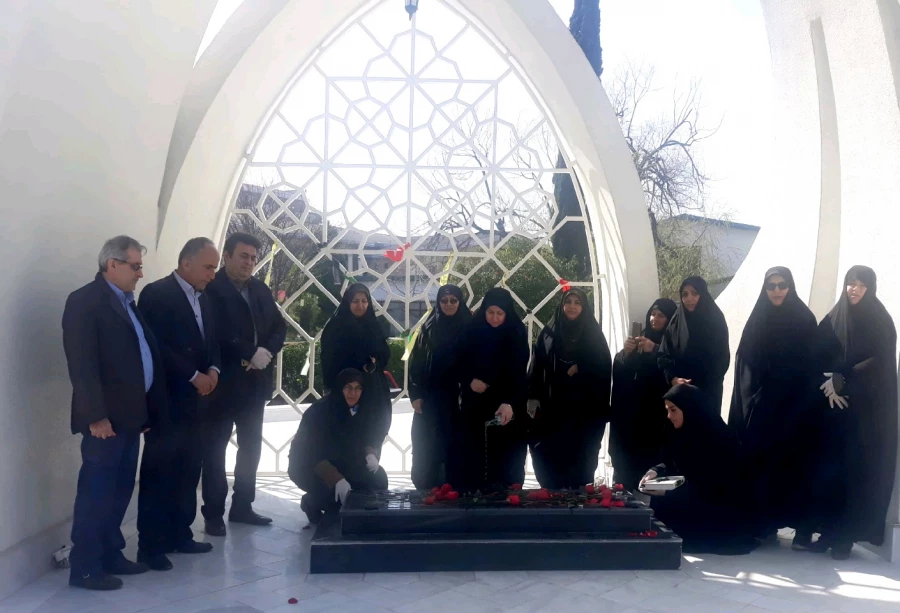 غبارروبی از مزار شهید گمنام پردیس به مناسبت بزرگداشت یادواره شهید گمنام 3