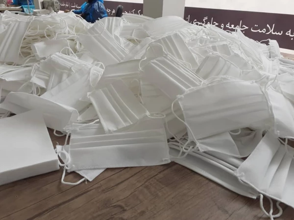 بازدید مسئولین پردیس فاطمه الزهرا(س)  از کارگاه گروه جهادی تولید ماسک  و لباس کادر درمان با همت دانشجویان پردیس 2