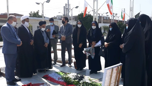 غبارروبی و عطرافشانی مزار شهدای دفاع مقدس ، مدافعان حرم و مدافعان سلامت به مناسبت هفته دفاع مقدس  3