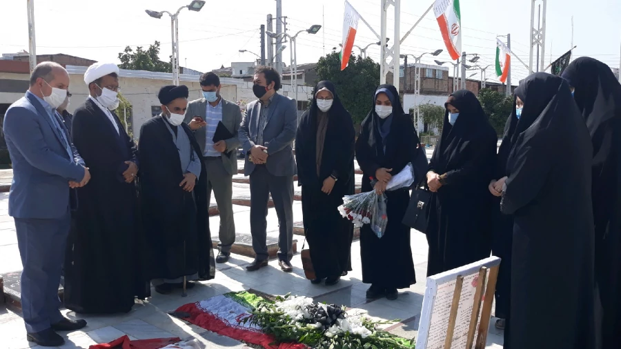 غبارروبی و عطرافشانی مزار شهدای دفاع مقدس ، مدافعان حرم و مدافعان سلامت به مناسبت هفته دفاع مقدس  3