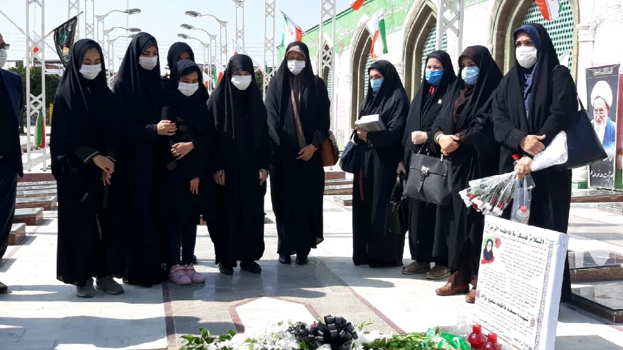 غبارروبی و عطرافشانی مزار شهدای دفاع مقدس ، مدافعان حرم و مدافعان سلامت به مناسبت هفته دفاع مقدس  5