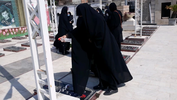 غبارروبی و عطرافشانی مزار شهدای دفاع مقدس ، مدافعان حرم و مدافعان سلامت به مناسبت هفته دفاع مقدس  7