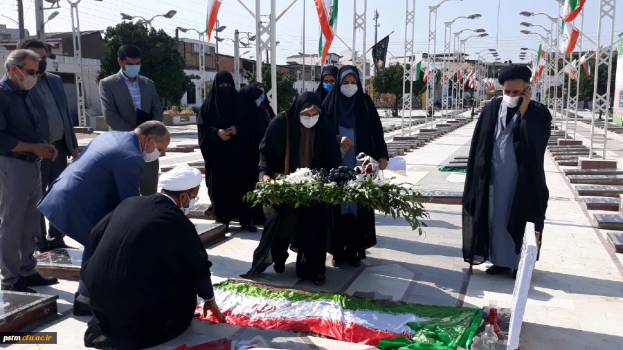 غبارروبی و عطرافشانی مزار شهدای دفاع مقدس ، مدافعان حرم و مدافعان سلامت به مناسبت هفته دفاع مقدس  10