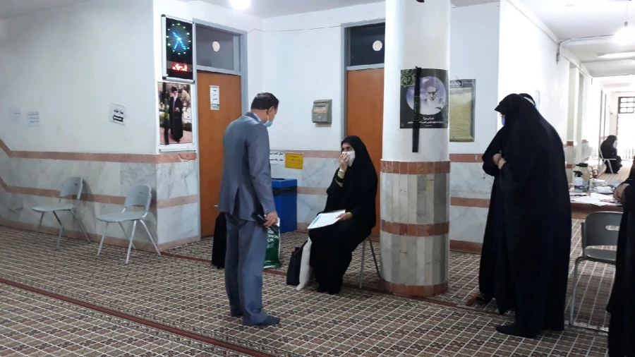 بازدید مدیر امور پردیس های مازندران از روند برگزاری مصاحبه داوطلبان ورود به دانشگاه فرهنگیان در پردیس فاطمه الزهراء(س) ساری 2